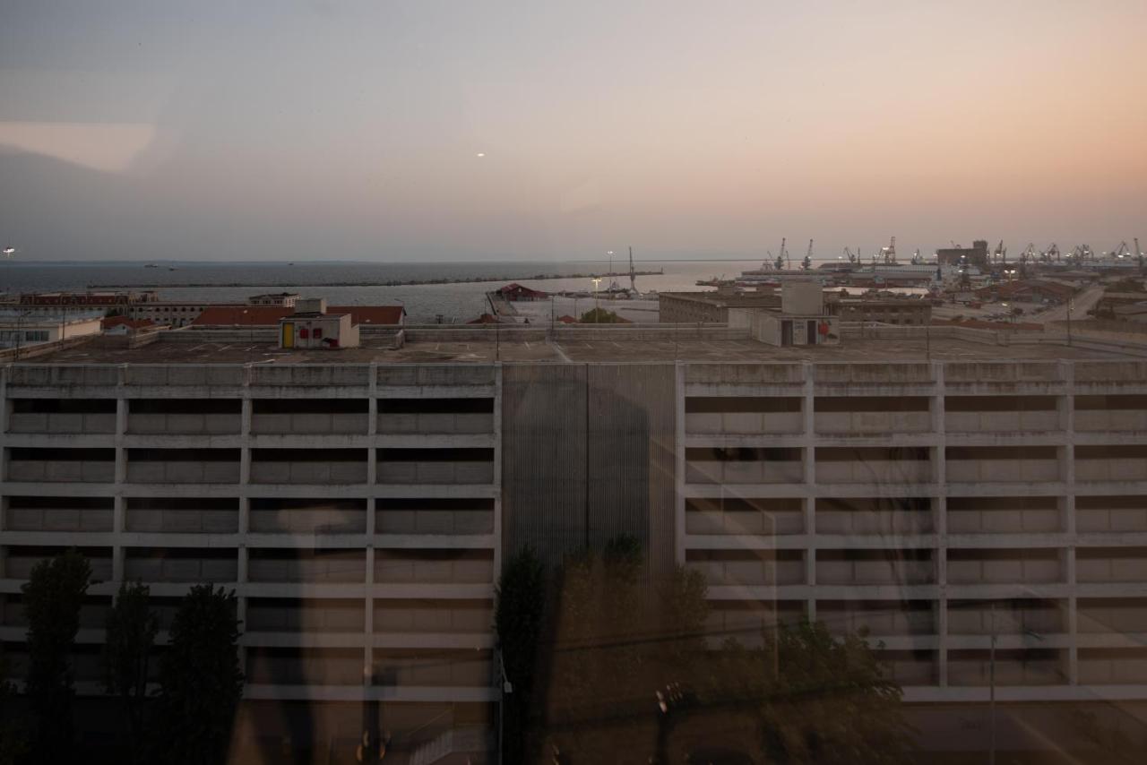 Sea & City Luxury Suite Thessaloniki Exterior foto