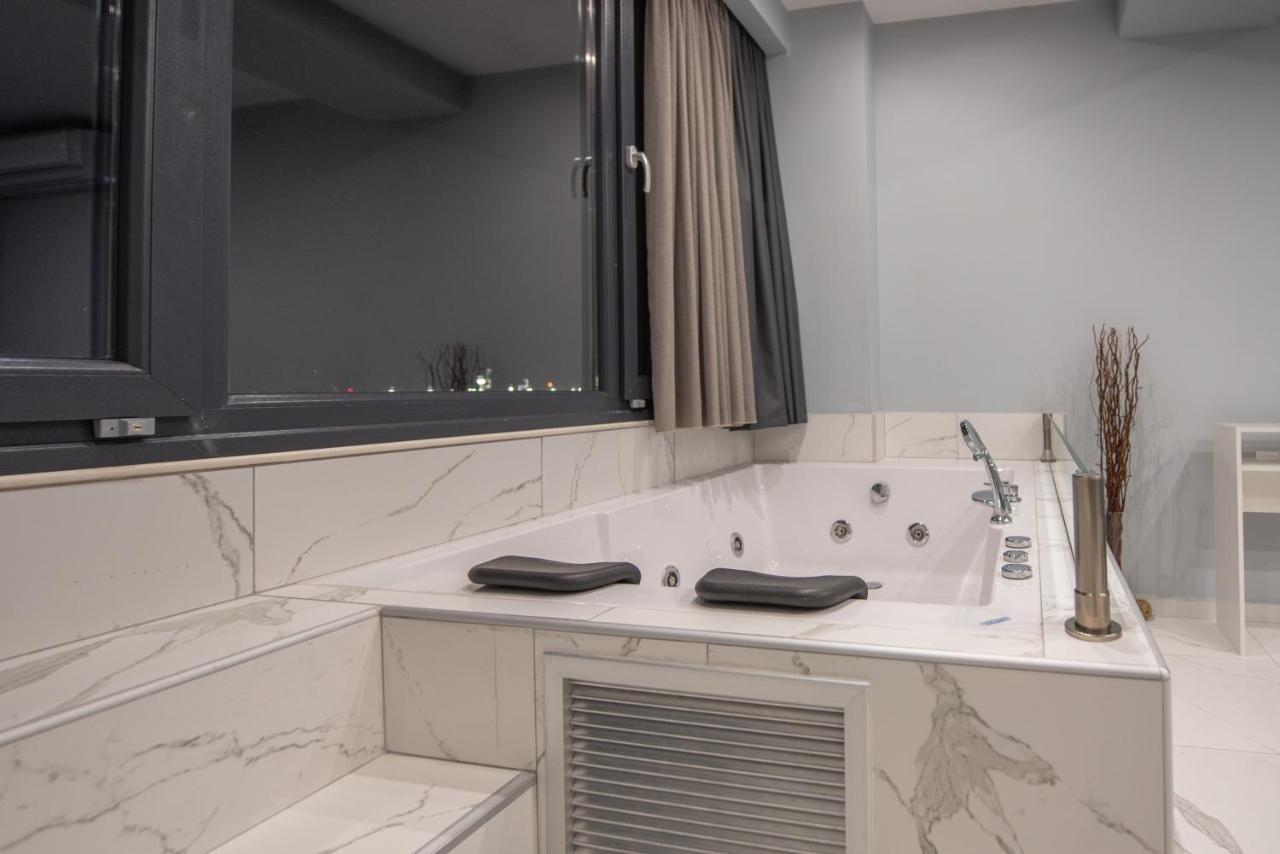 Sea & City Luxury Suite Thessaloniki Exterior foto
